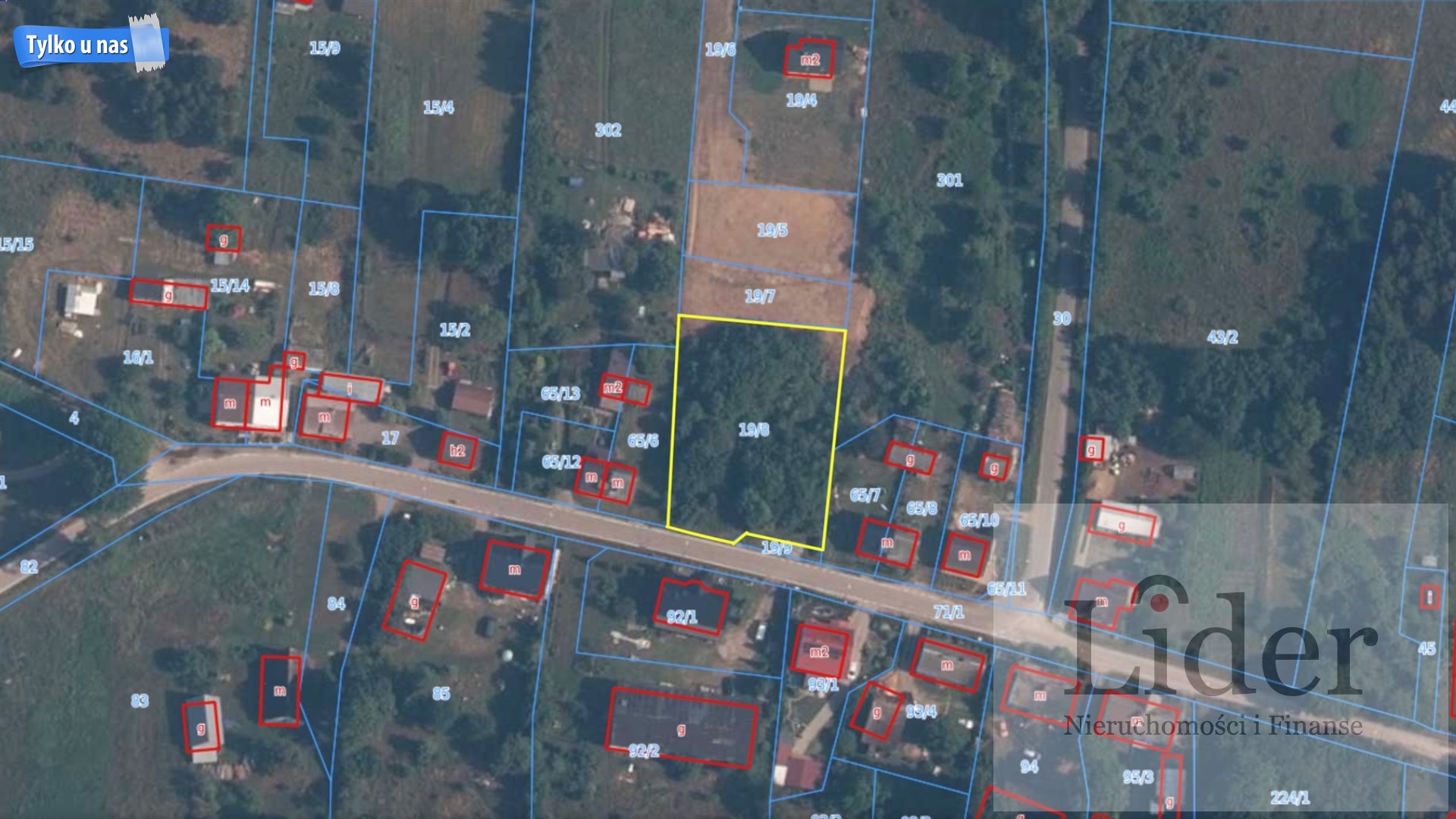 Ładna działka w centrum miejscowości 