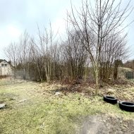 Ładna działka w centrum miejscowości 