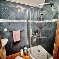 Dom z linią brzegową jieziora Łebsko