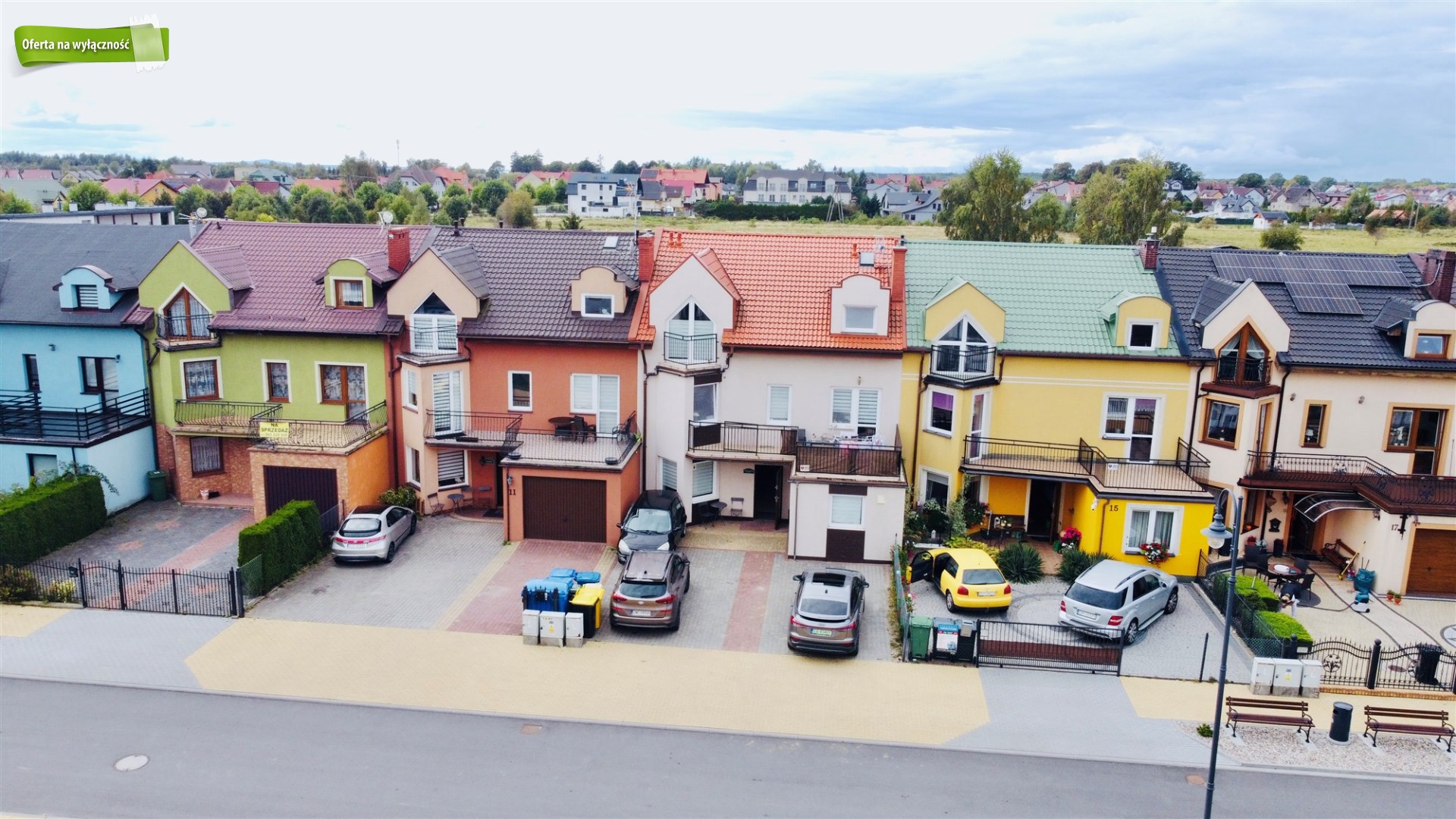 Dom z apartamentami na sprzedaż w Łebie