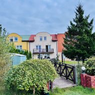 Dom z apartamentami na sprzedaż w Łebie