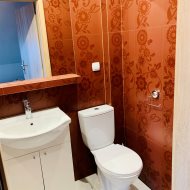 Dom z apartamentami na sprzedaż w Łebie