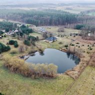 5787 m² ciszy  i przestrzeni z dostępem do stawu