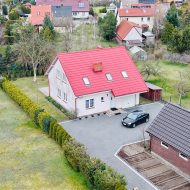 Przestronny dom z ogrodem, garażem i potencjałem