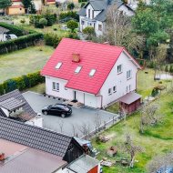 Przestronny dom z ogrodem, garażem i potencjałem
