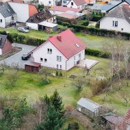 Przestronny dom z ogrodem, garażem i potencjałem