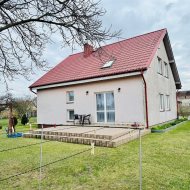 Przestronny dom z ogrodem, garażem i potencjałem