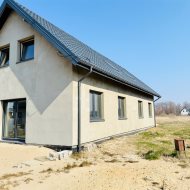 Spokojna lokalizacja blisko morza