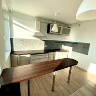 Wynajem Mieszkania – Ul. Pionierów, 47,5 m²