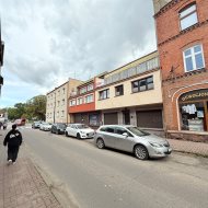 Dom z lokalem usługowo-handlowym  w centrum