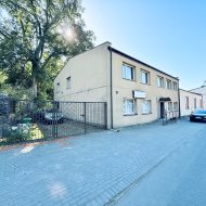 Na sprzedaż: Dom z lokalami usługowymi