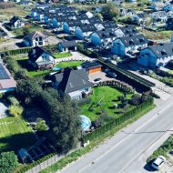 Komfortowy dom jednorodzinny z ogrodem zimowym