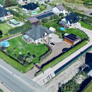 Komfortowy dom jednorodzinny z ogrodem zimowym