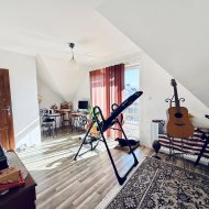 Komfortowy dom jednorodzinny z ogrodem zimowym
