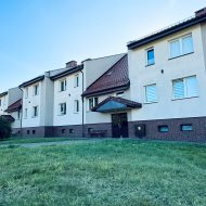 Przestronne mieszkanie z garażem w Leśnicach 