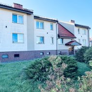 Przestronne mieszkanie z garażem w Leśnicach 