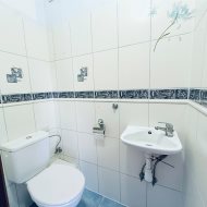 Przestronne mieszkanie z garażem w Leśnicach 