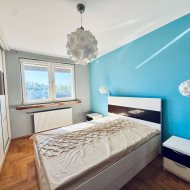 Przestronne mieszkanie z garażem w Leśnicach 