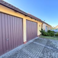 Przestronne mieszkanie z garażem w Leśnicach 