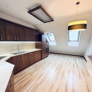 Różyckiego centrum miasta 64,43 m² + 30 m poddasza