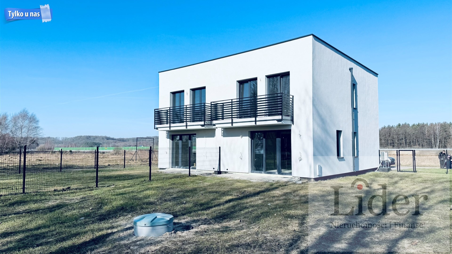 Nowoczesny dom w zabudowie bliźniaczej