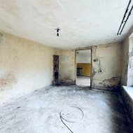 Dom do remontu z działką 814 m² – Janowiczki