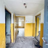 Dom do remontu z działką 814 m² – Janowiczki