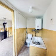 Dom do remontu z działką 814 m² – Janowiczki