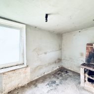 Dom do remontu z działką 814 m² – Janowiczki