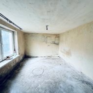 Dom do remontu z działką 814 m² – Janowiczki
